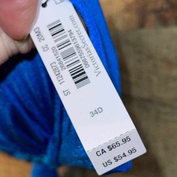 VICTORIA'S SECRET SWIM
Knotted Sexy Tee Push-Up Bikini Top - Picture 6 of 8